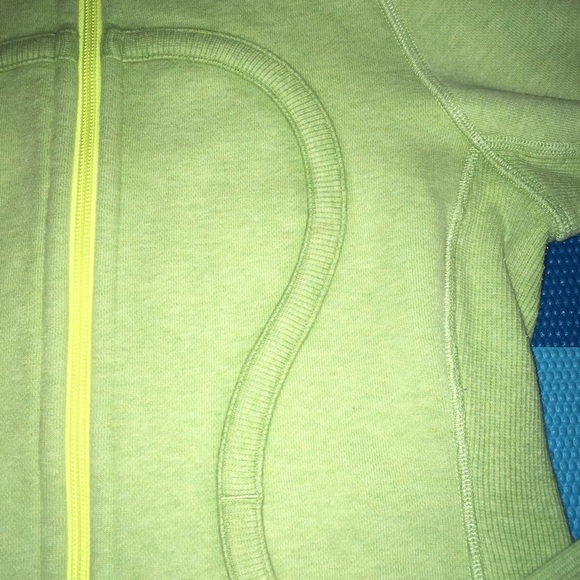 Lululemon Scuba hoodie - Picture 5 of 6